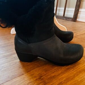 Size 38 Black Dansko boots.